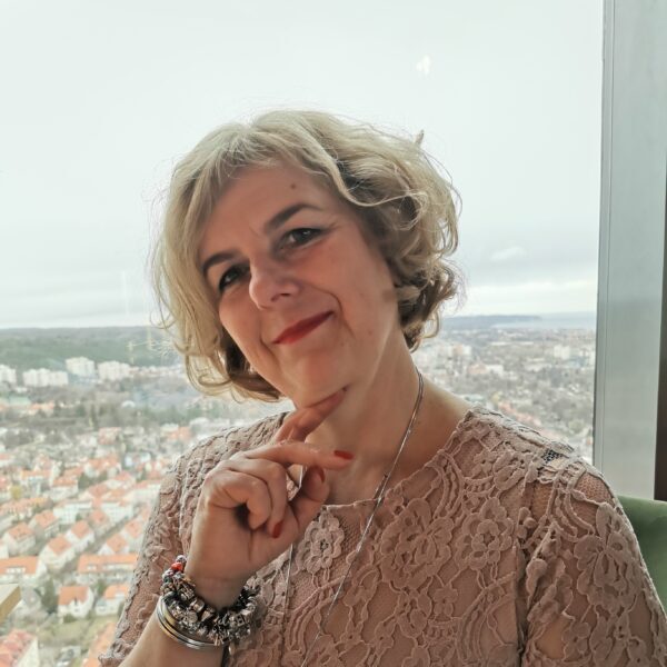 Beata Nowak, Certyfikowany Trener Metody Tippinga i Instruktor Ceremonii Wybaczania w kręgu i Instruktor Gry Satori i Mentoring, Gdańsk